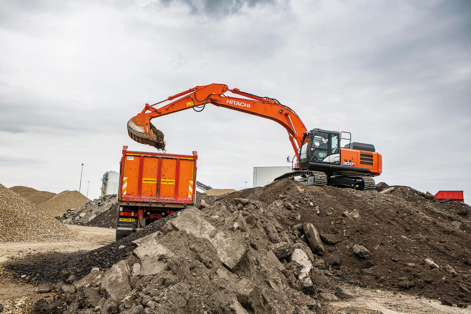 Hitachi ZX300LC-6 Fiches techniques & données techniques (2016