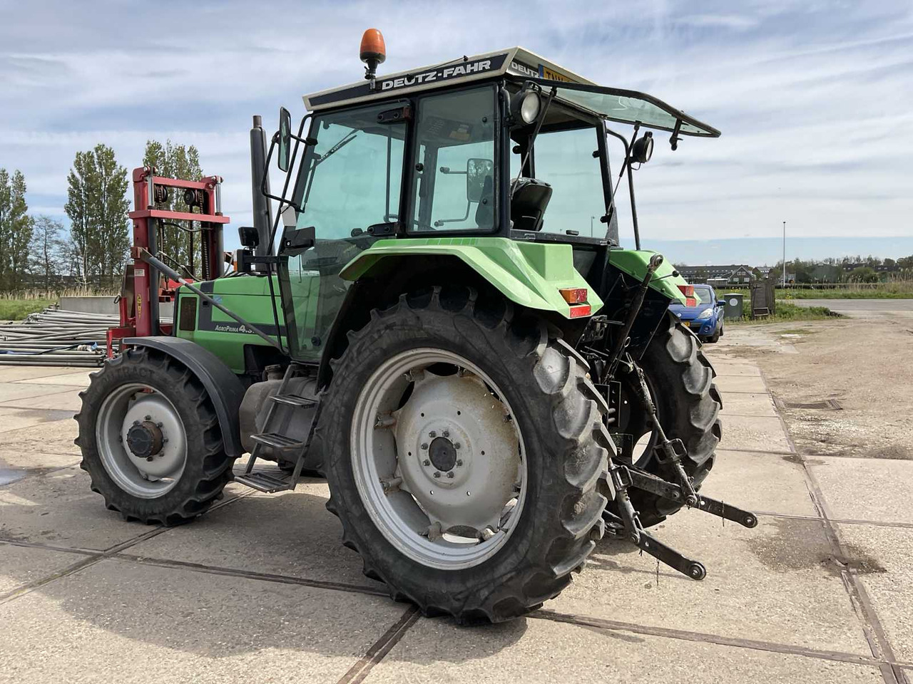 Miniature Tracteur limité à 1000 pièces - DEUTZ-FAHR Agrotron TTV 420 UNIVERSAL HOBBIES UH6697